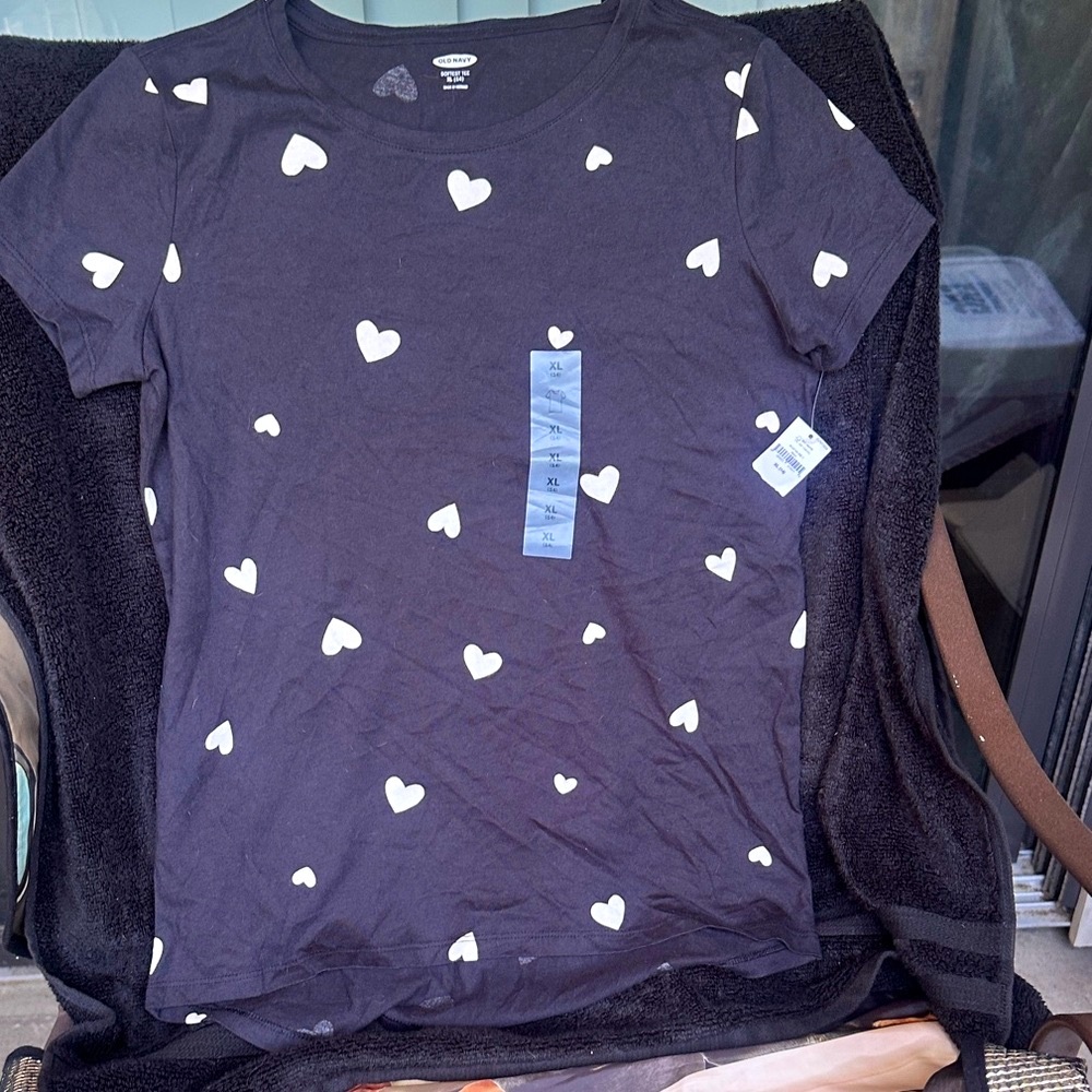 Old Navy Black Heart Print  Womens Teens Xl. NWT Orig 16.99 now $8